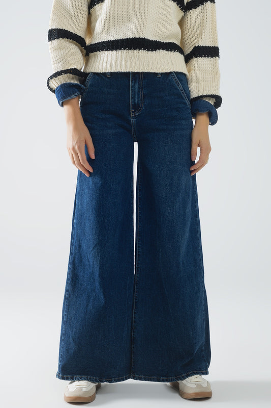 Q2 Super wide leg jeans in mid-wash