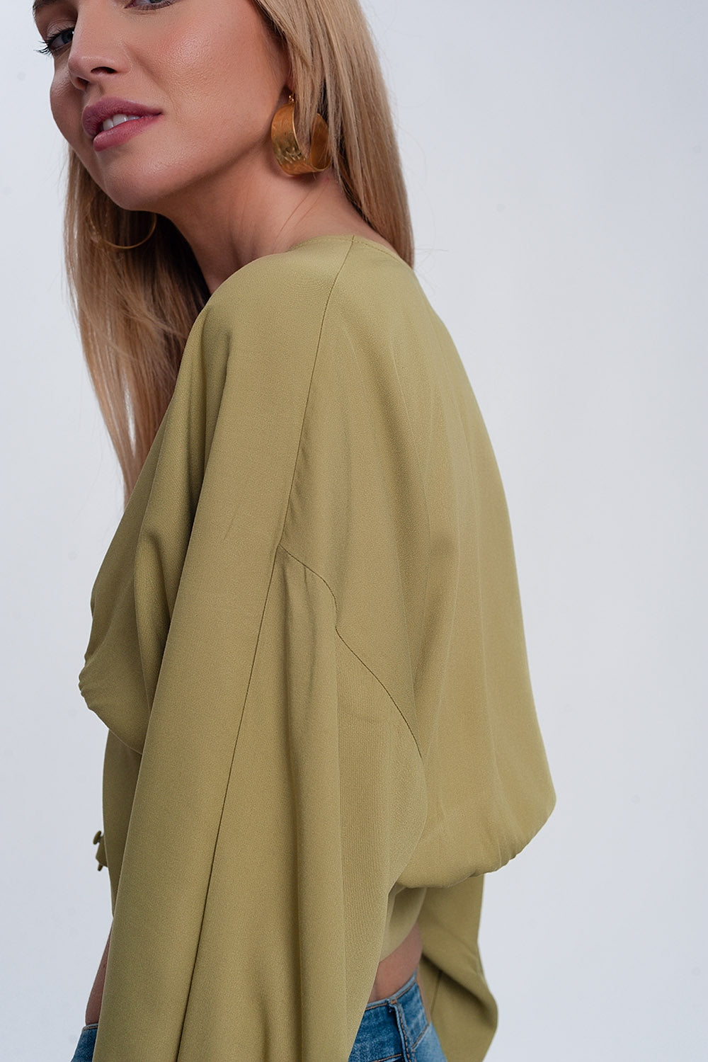 Top with puff sleeves in green Q2 Shirts BoutiqueLua