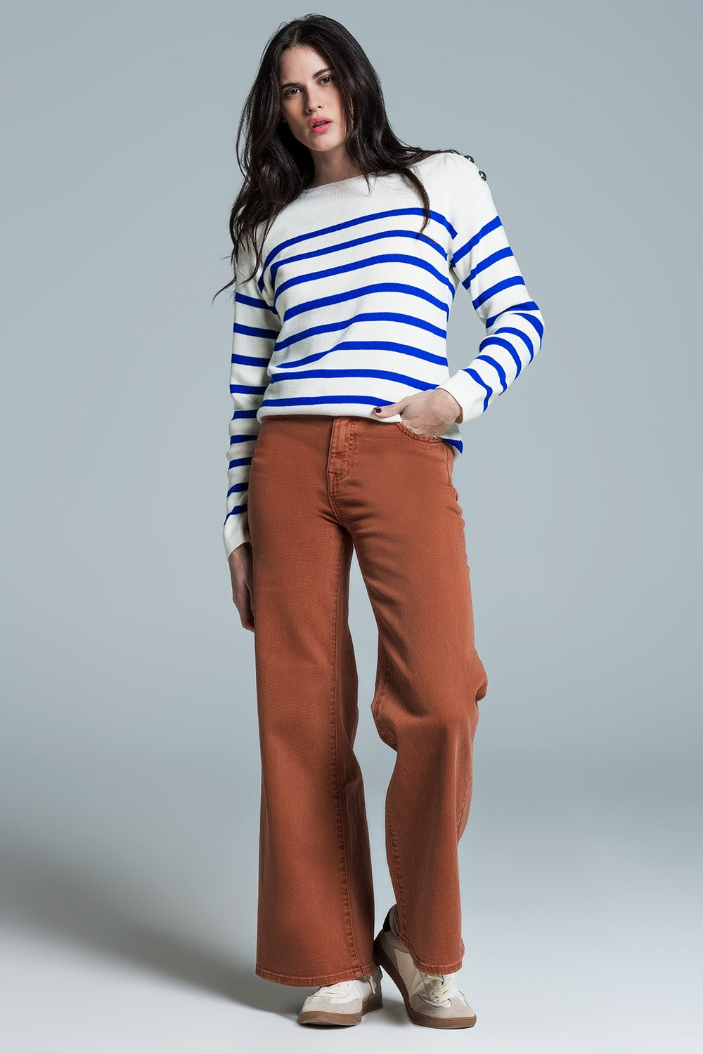 White sweater with buttons on shoulders and blue stripes Q2 Sweaters BoutiqueLua