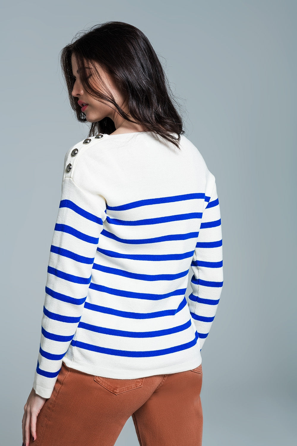 White sweater with buttons on shoulders and blue stripes Q2 Sweaters BoutiqueLua