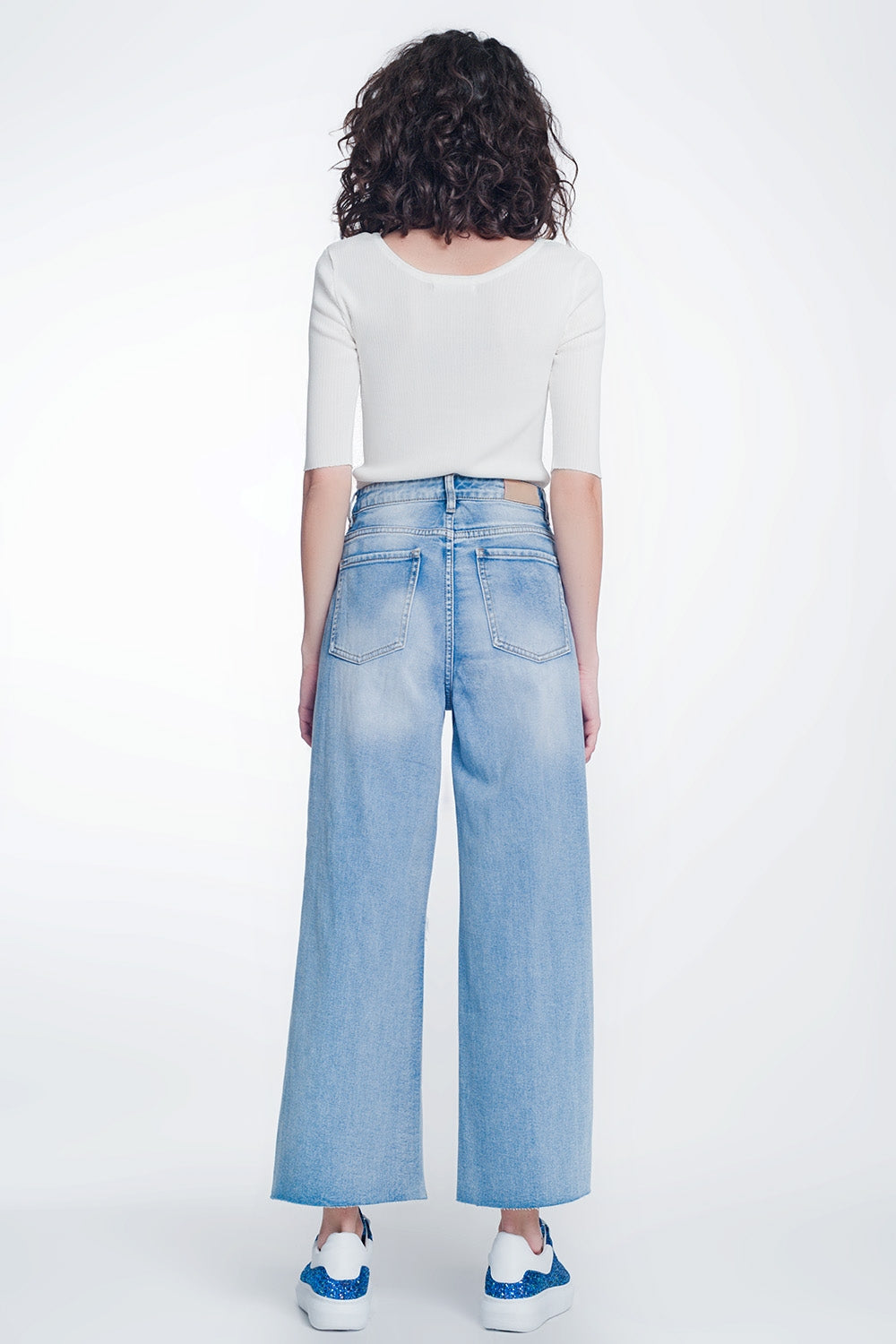 wide leg cropped raw hem jeans in light blue Q2 Jeans BoutiqueLua