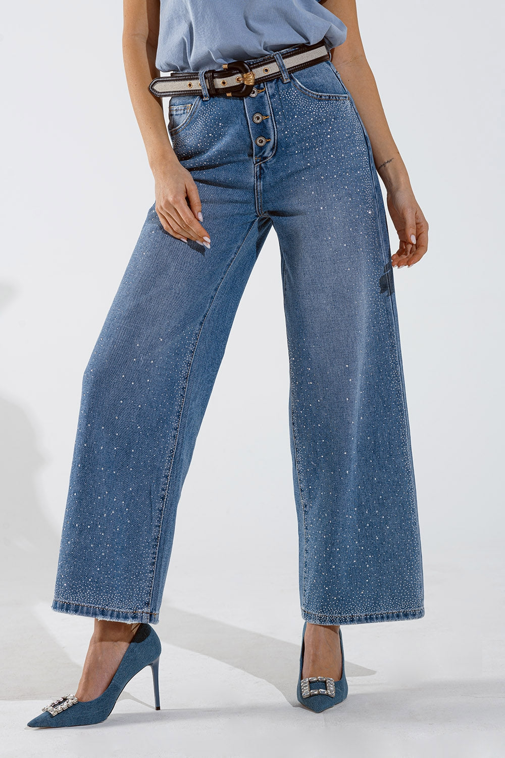 Wide Leg Jeans With Exposed Buttons And Stras Details in Mid Wash Q2 Jeans BoutiqueLua