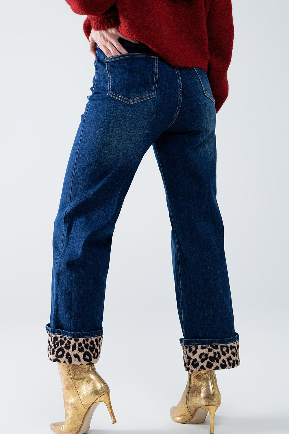 Wide leg jeans with leopard stripe at the bottom