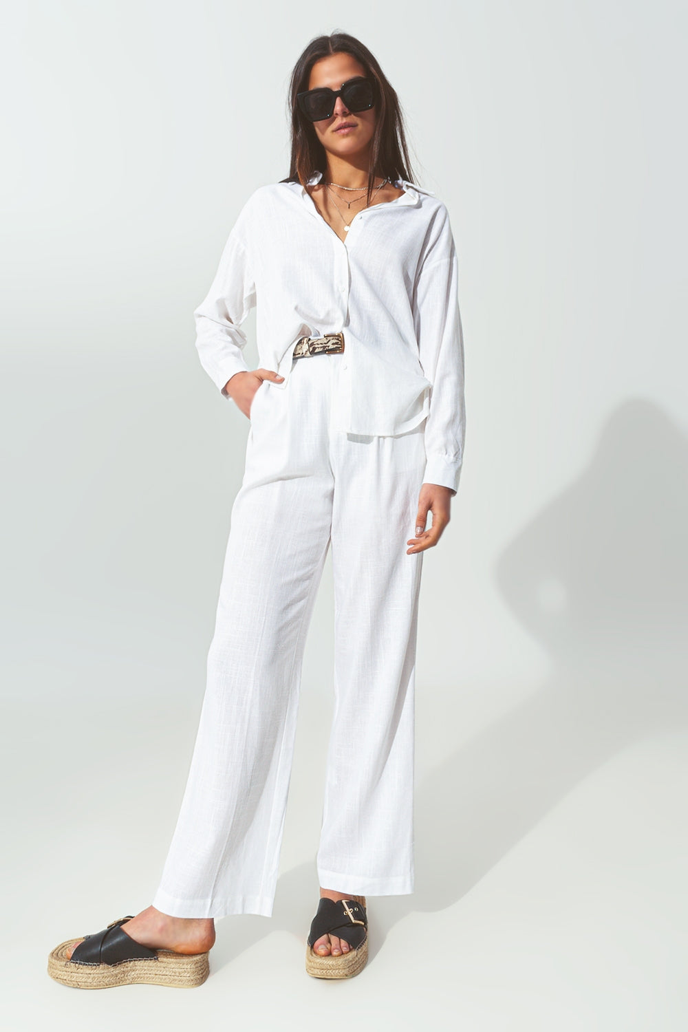 Wide-legged pants in light cotton fabric in white Q2 Pants BoutiqueLua