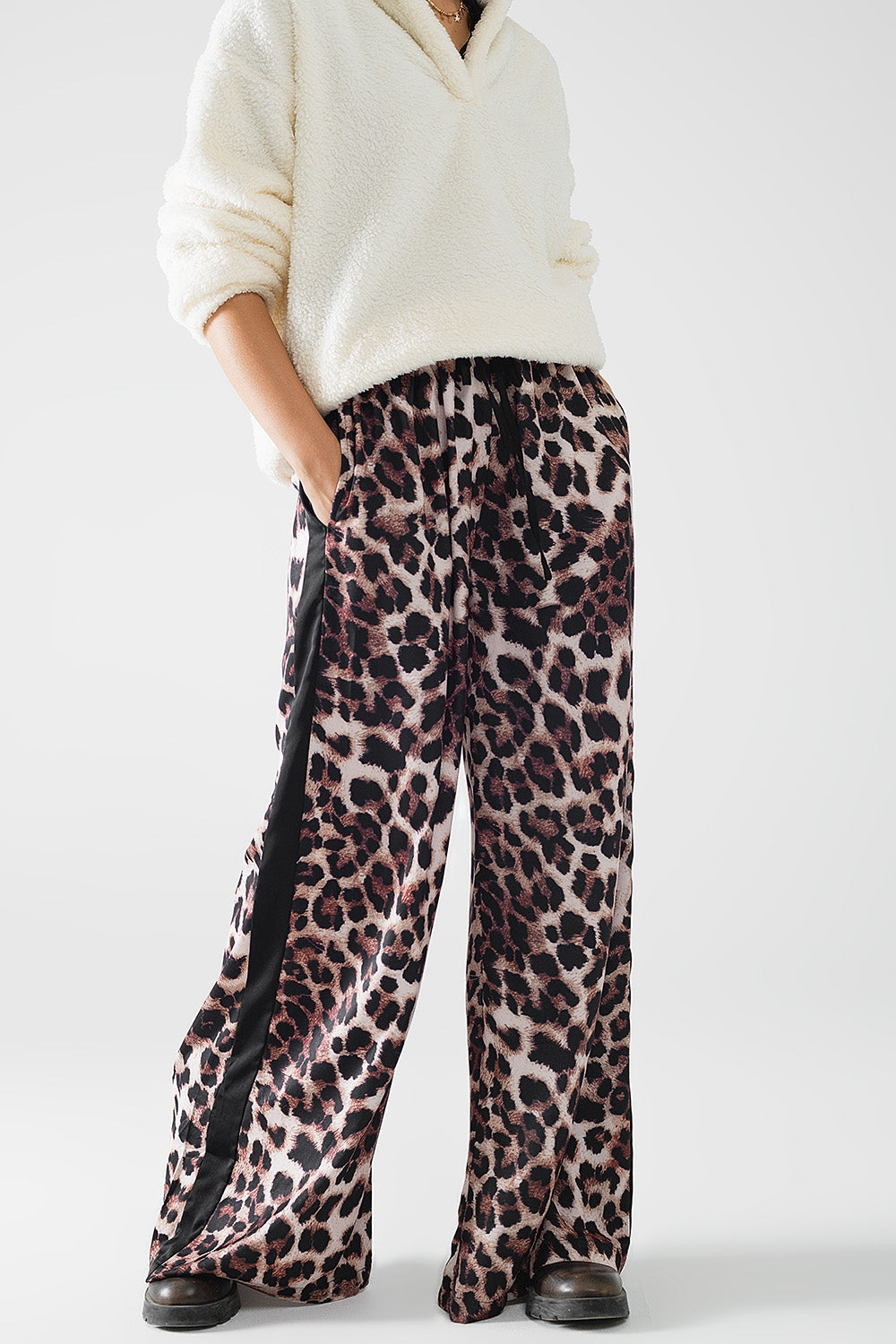 Wide leopard pants with satin side stripe Q2 Pants BoutiqueLua