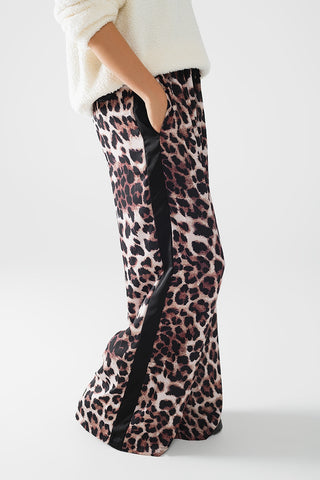 Wide leopard pants with satin side stripe