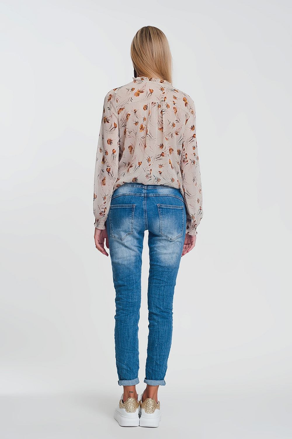 Wrinkled boyfriend jeans in light denim with ripped details Q2 Jeans BoutiqueLua