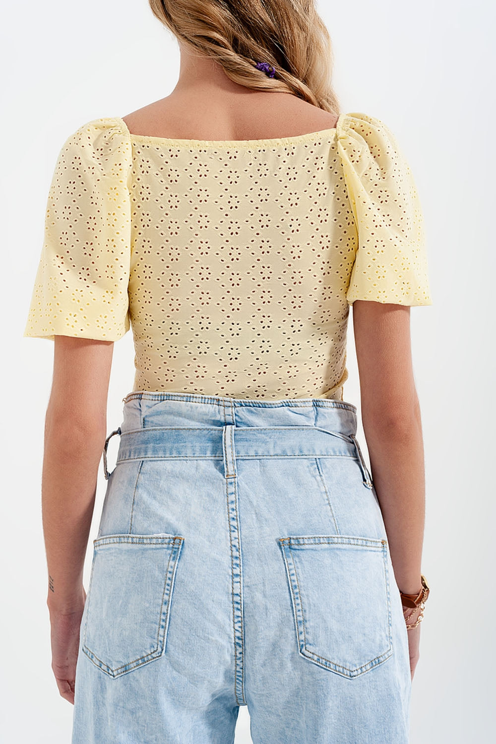 Yellow short top in batiste fabric with puffed sleeves Q2 Shirts BoutiqueLua